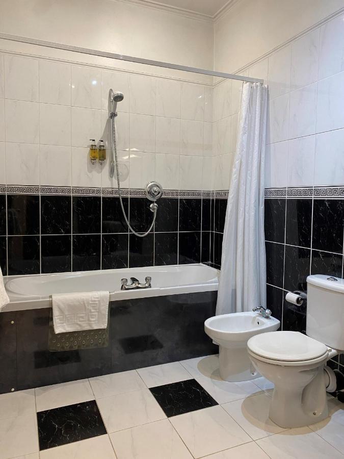 House 3* Alton (Hampshire)