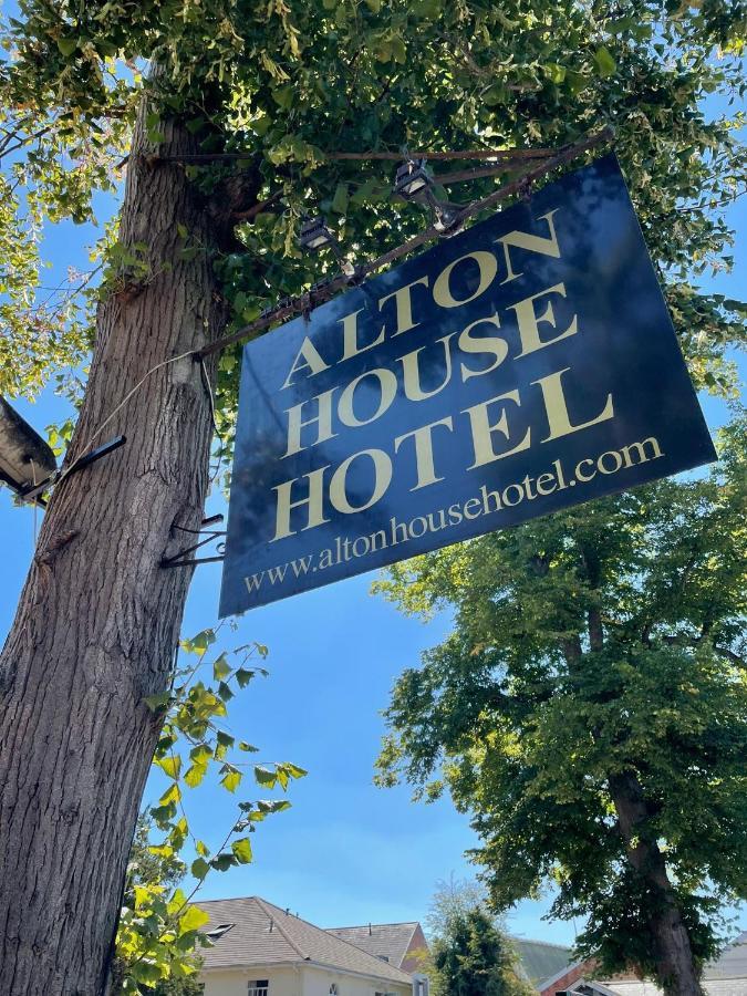 Hotel House Alton (Hampshire)